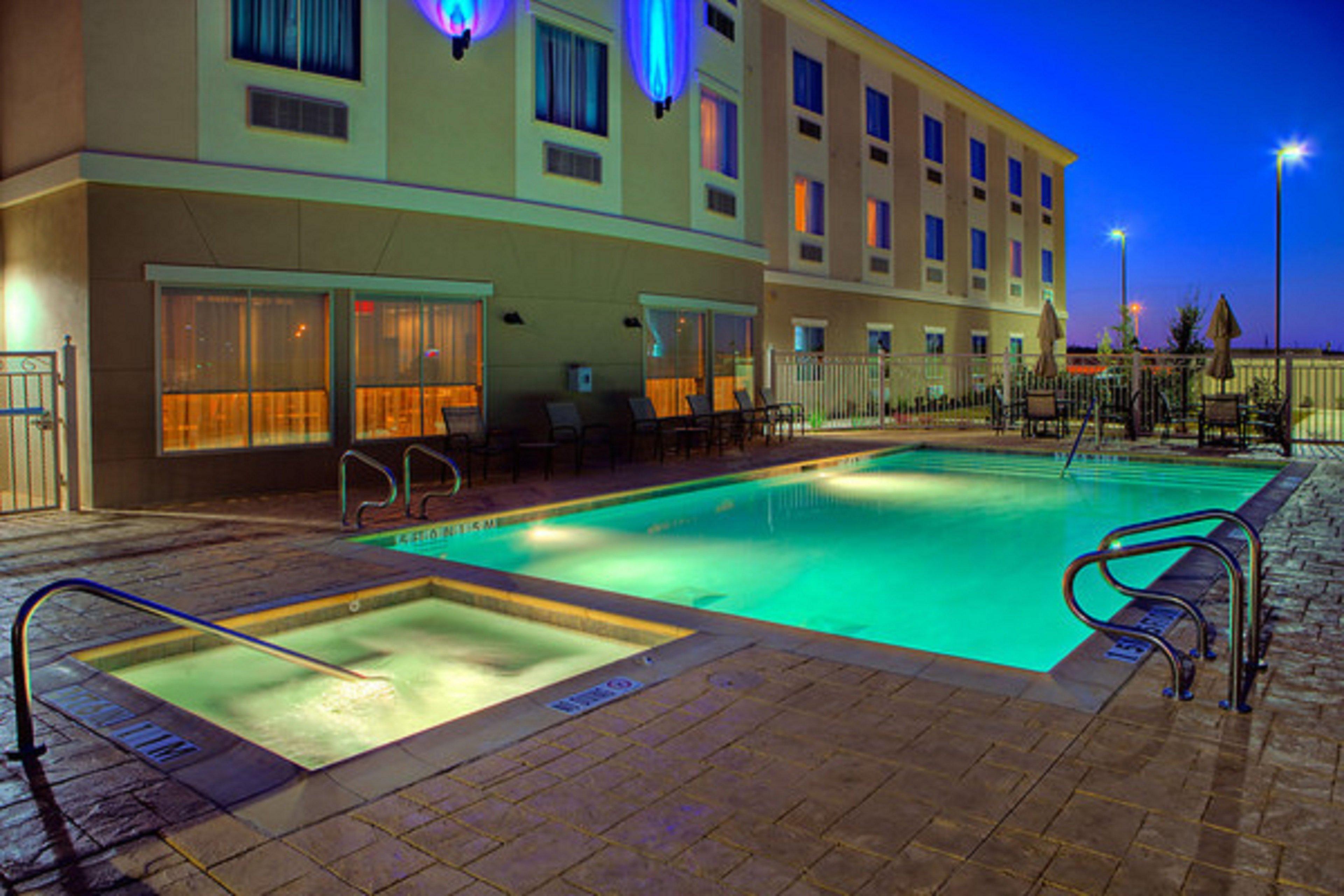 Express & By Ihg Cotulla