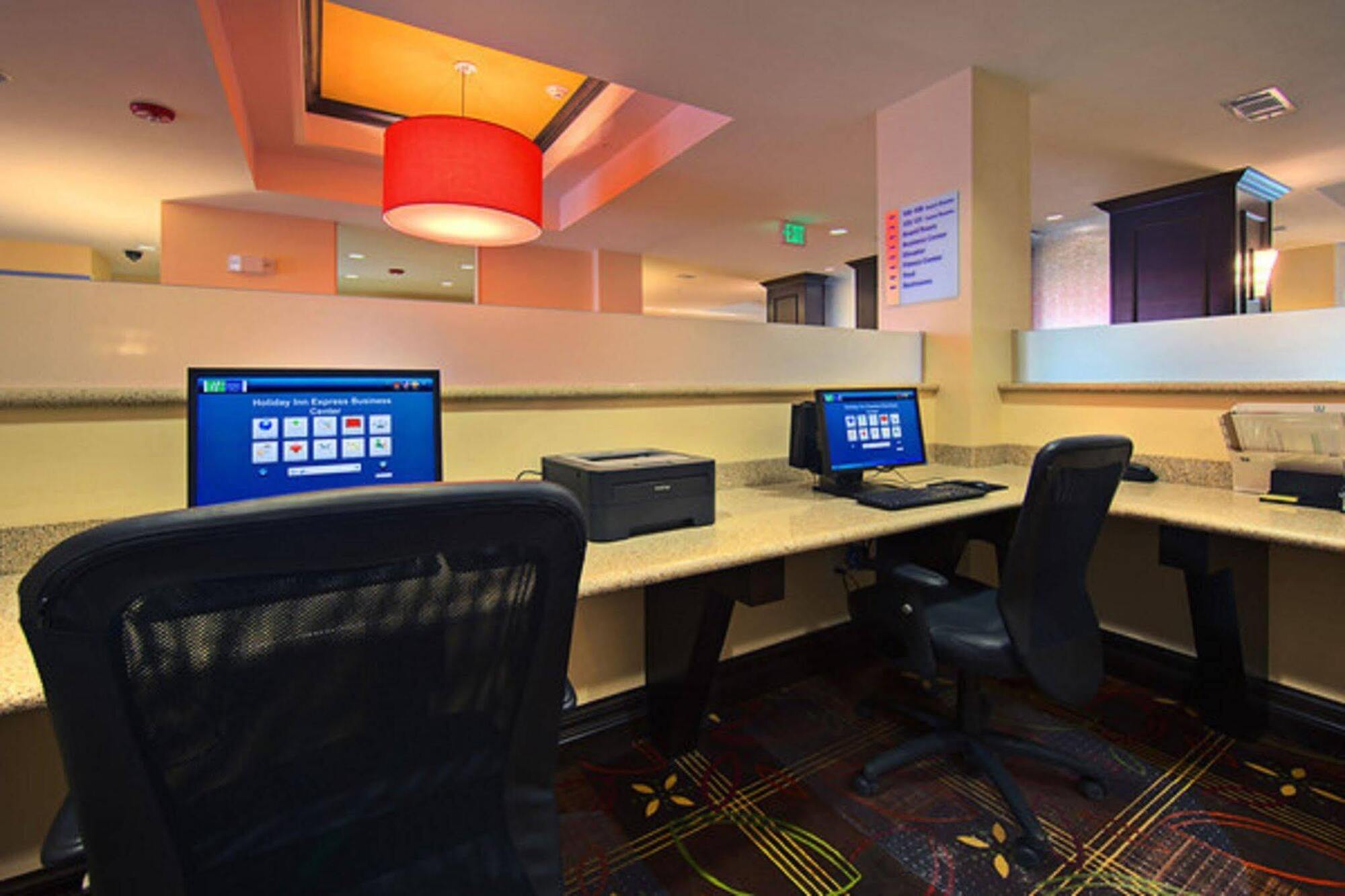 Holiday Express & By Ihg 3*